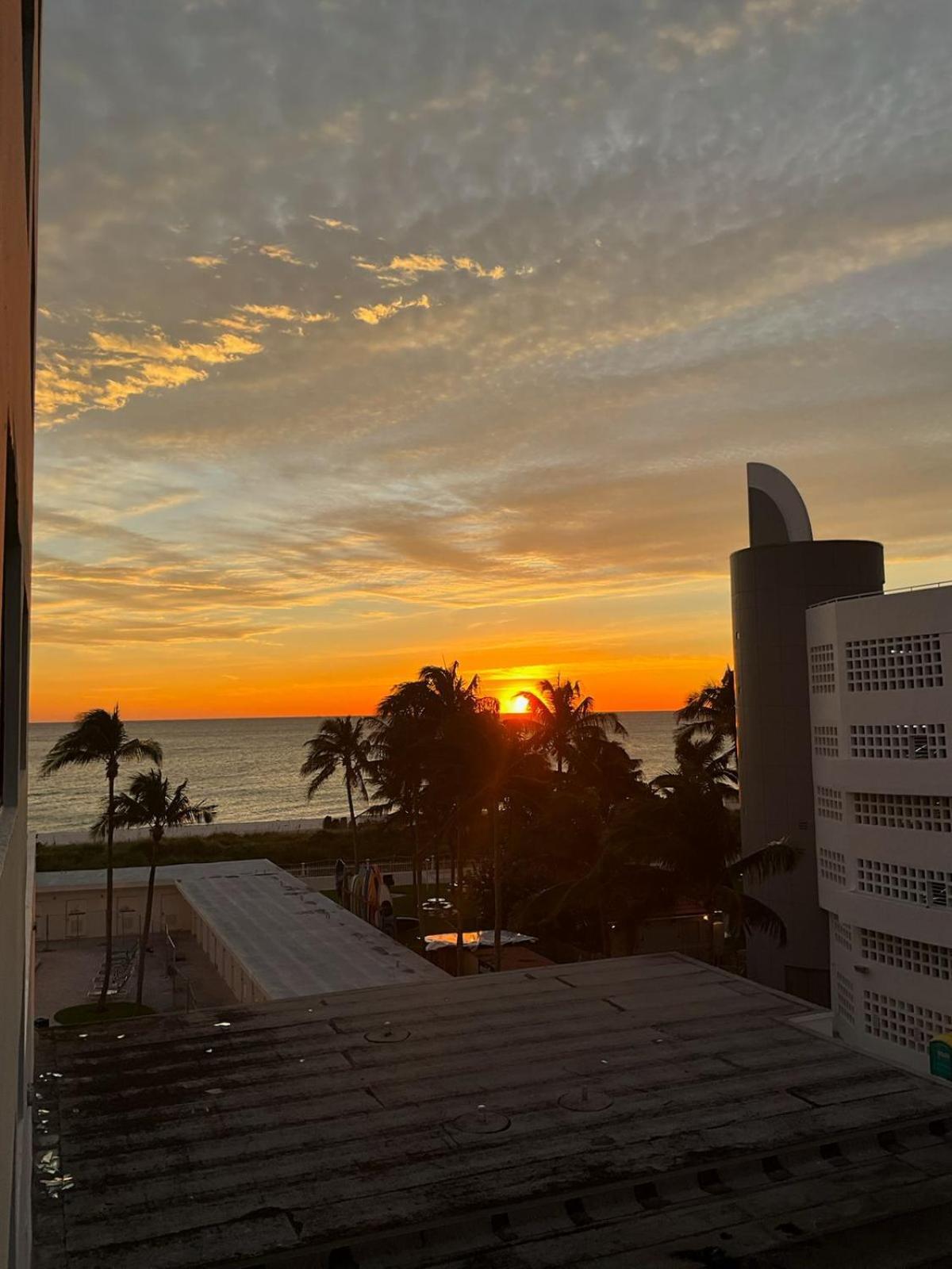 Beautiful Studio In A Seafront Condo Miami Beach Exterior photo